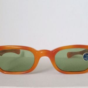 New Vintage Womens Burnt Orange Sunglasses Green Glass Lense NOS Italy
